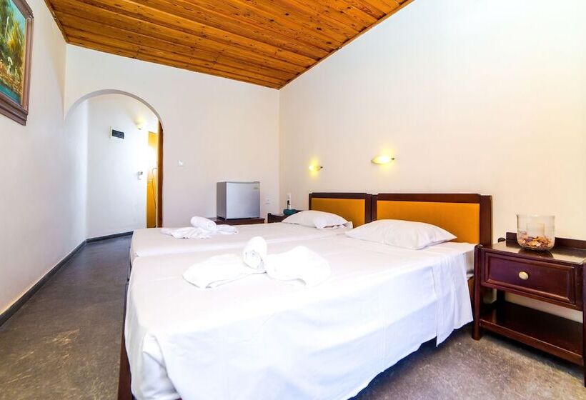 Quarto Estandar Vista Mar Lateral, Ambrosia
