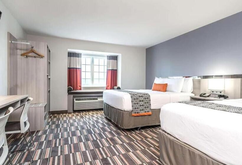 Номер Deluxe, Coratel Inn & Suites By Jasper Rochester