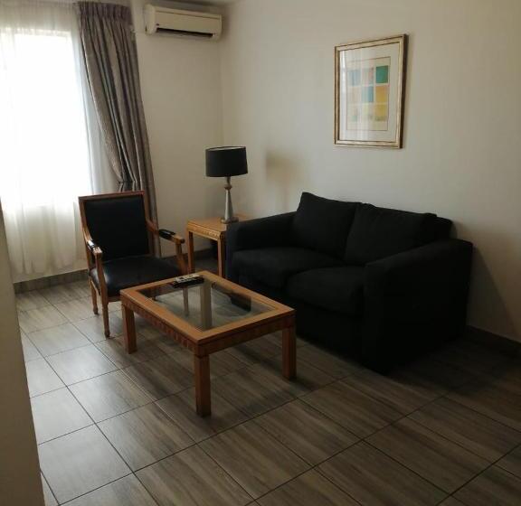 Номер Executive, Airport Inn And Suites