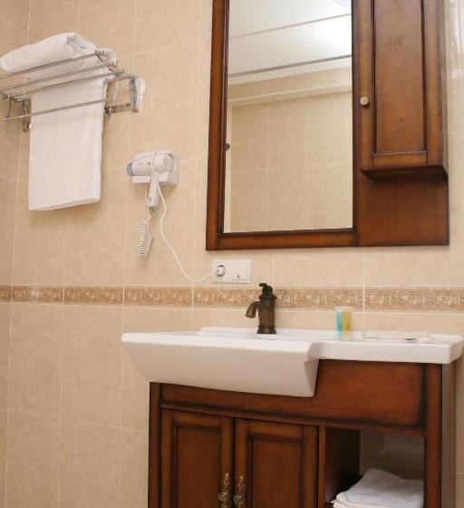 سوییت سوپریور, Abai Inn   Nursaya