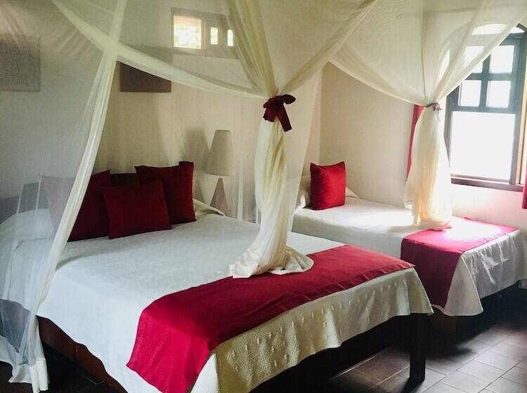 Quarto Triplo Estandar, El Encanto