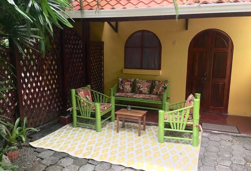 Quarto Triplo Estandar, El Encanto