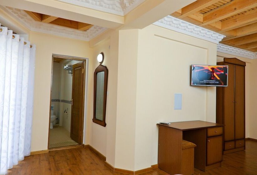 اتاق لوکس سه تخته, Fatima Boutique