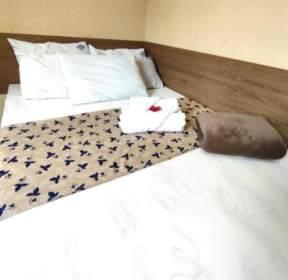 Quarto Estandar, Aparecida Akuto S Pousada