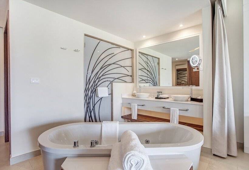 Junior Suite Deluxe Vista Mar, Hideaway at Royalton Saint Lucia, An Autograph Collection - All Inclusive Resort - Adults Only