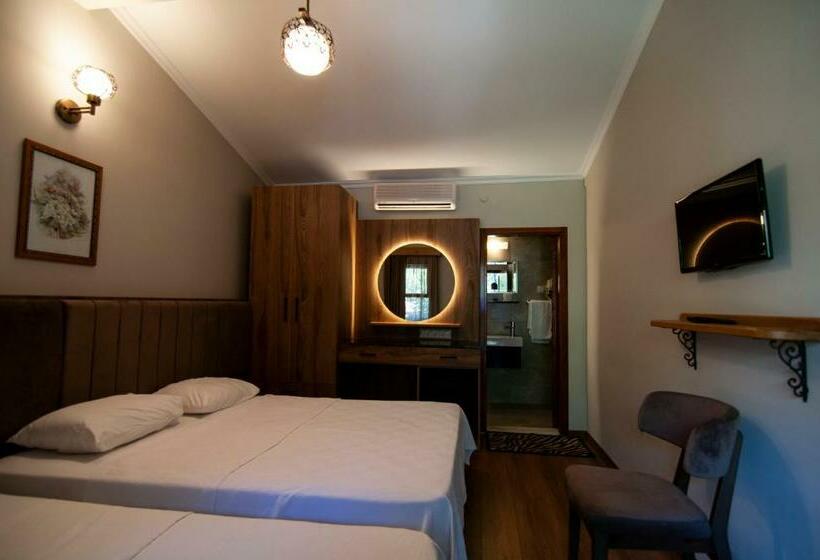 スタンダードトリプルルーム, Fener Motel