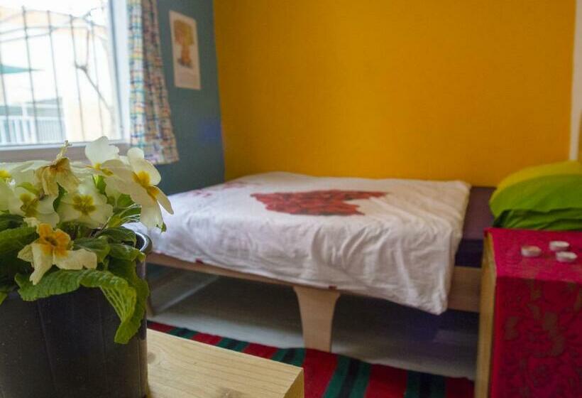 Quarto Estandar Banheiro Compartilhado, Shantihome