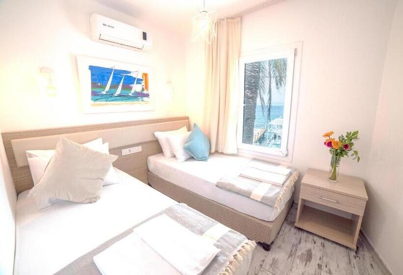 Deluxe Suite Sea View, Madda