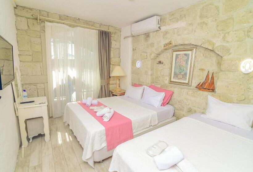 Quarto Triplo Superior, Alacati Asmali Konak