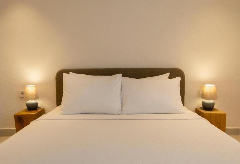 Family Suite, Daphnis