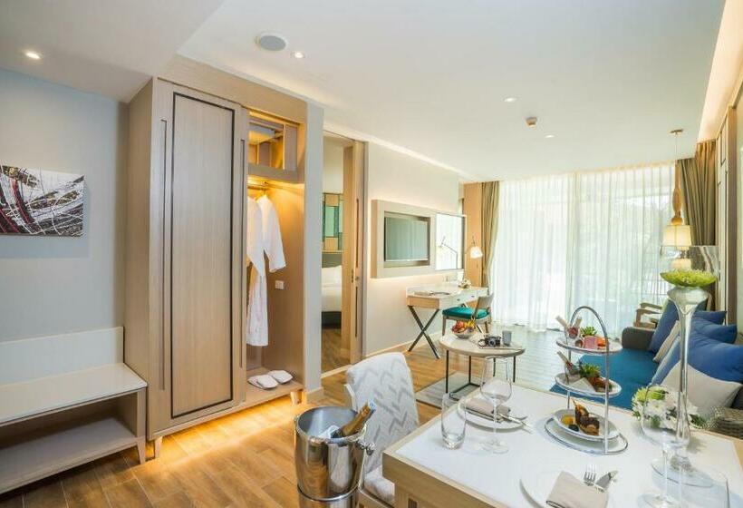 Люкс Вид на Сад, Avani+ Hua Hin Resort