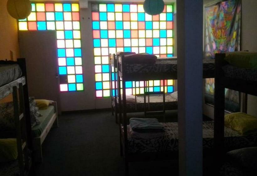 共用房间的床, Bardot Hostel