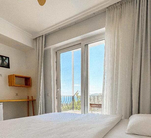 غرفة قياسية إطلالة جانبية علي البحر, Hideaway