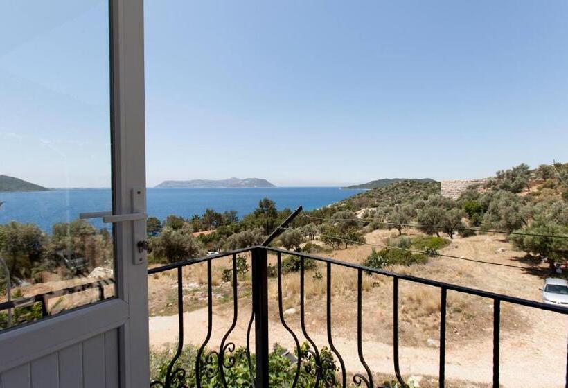 غرفة قياسية إطلالة جانبية علي البحر, Hideaway