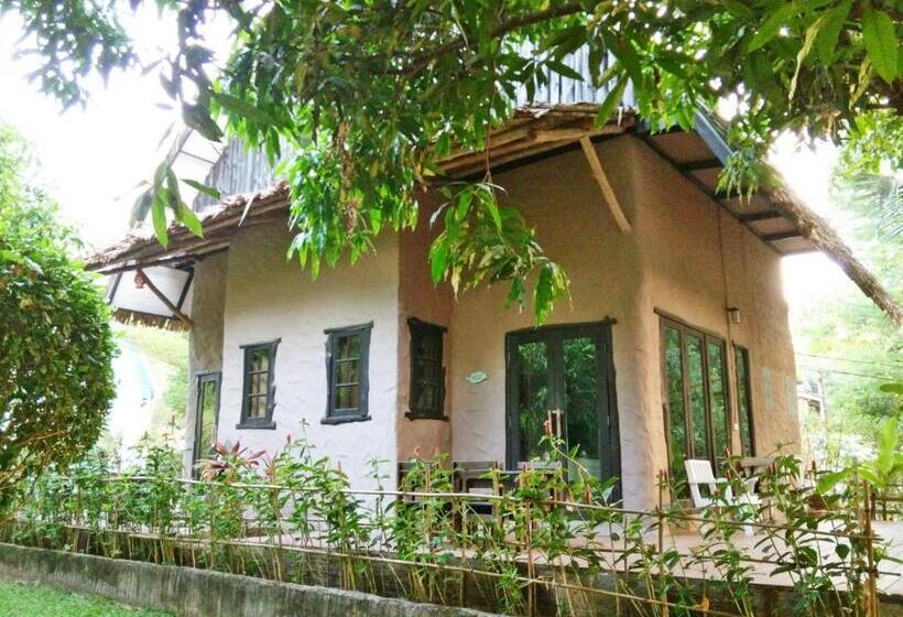带2个卧室的标准洋房, Baan Pong Tara