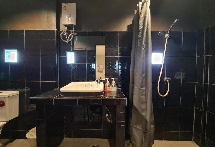 Номер Стандарт Трехместный, The 8 Factory Hotel Phitsanulok