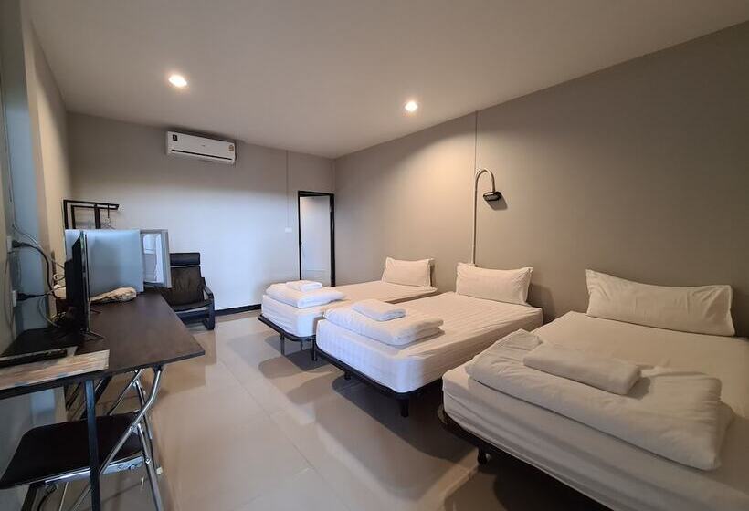Номер Стандарт Трехместный, The 8 Factory Hotel Phitsanulok