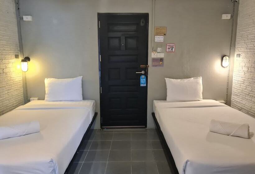 Номер Стандарт, The 8 Factory Hotel Phitsanulok