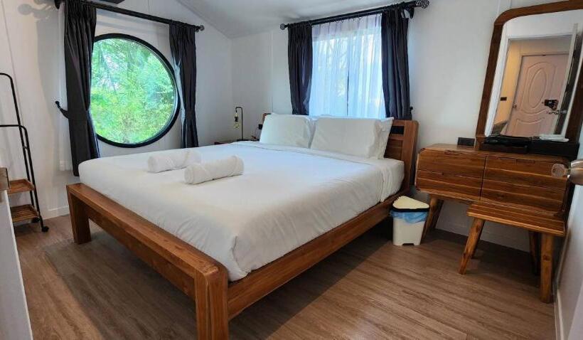 חדר דלוקס לארבעה, The Nidhra Boutique Resort
