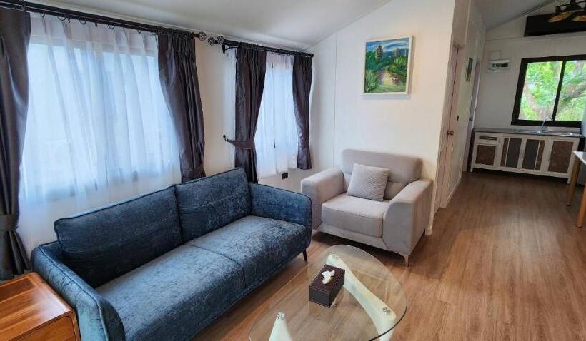 חדר דלוקס לארבעה, The Nidhra Boutique Resort