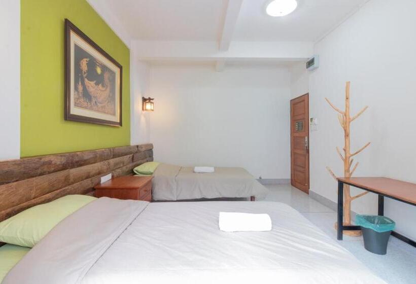 اتاق استاندارد, Banthat Thong Hostel