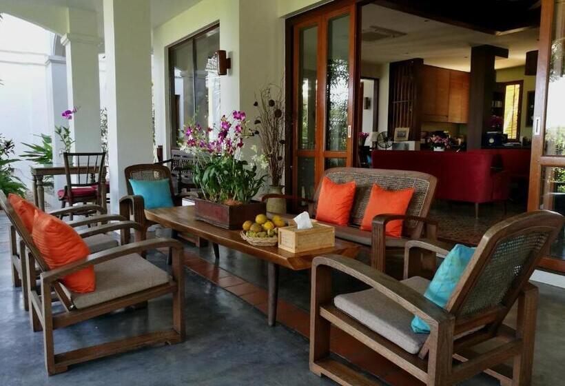 اتاق استاندارد با چشم‌انداز کوهستان, Villa Albizia, Chiang Mai