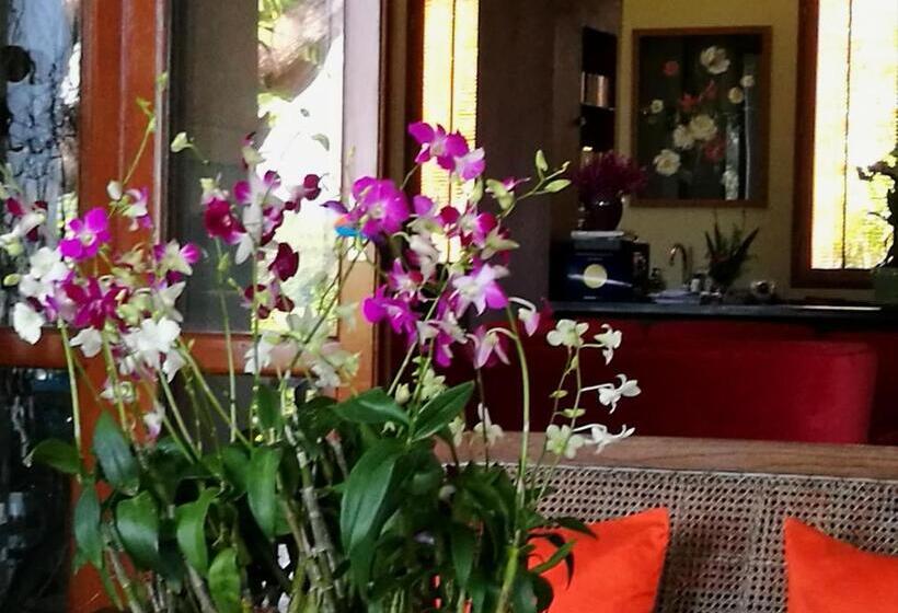 اتاق استاندارد با چشم‌انداز باغ, Villa Albizia, Chiang Mai