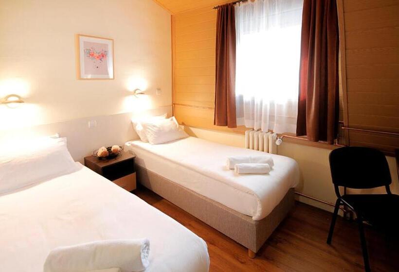 اتاق استاندارد, Junior