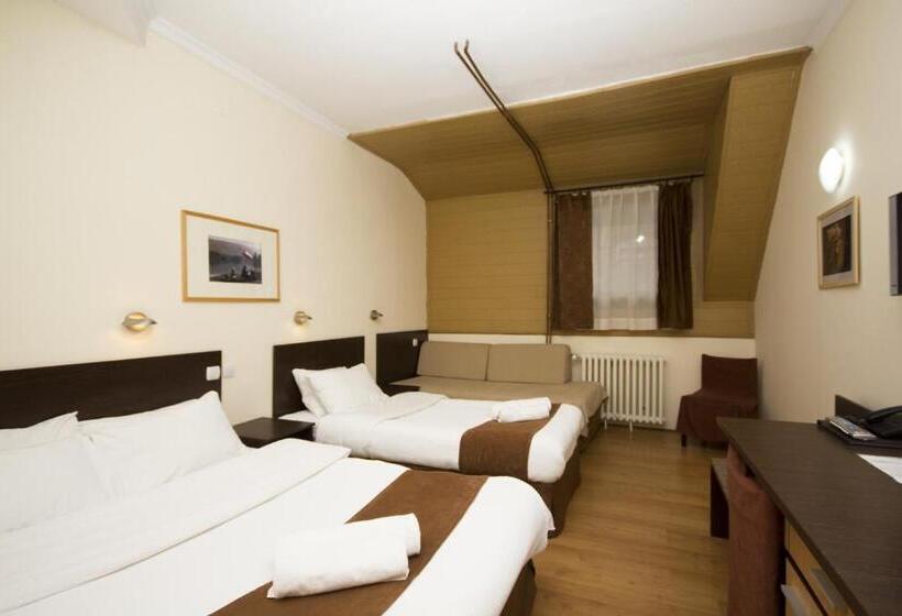 اتاق راحتی, Junior