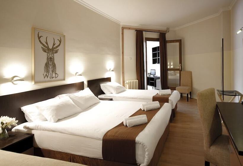 اتاق خانوادگی, Junior