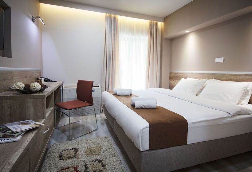 اتاق لوکس, Junior