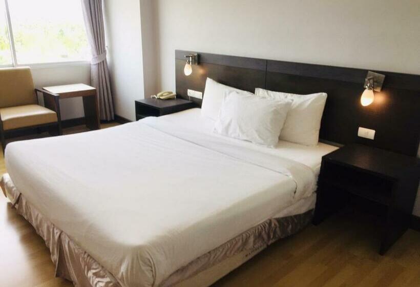 Номер Deluxe, Sinkiat Buri