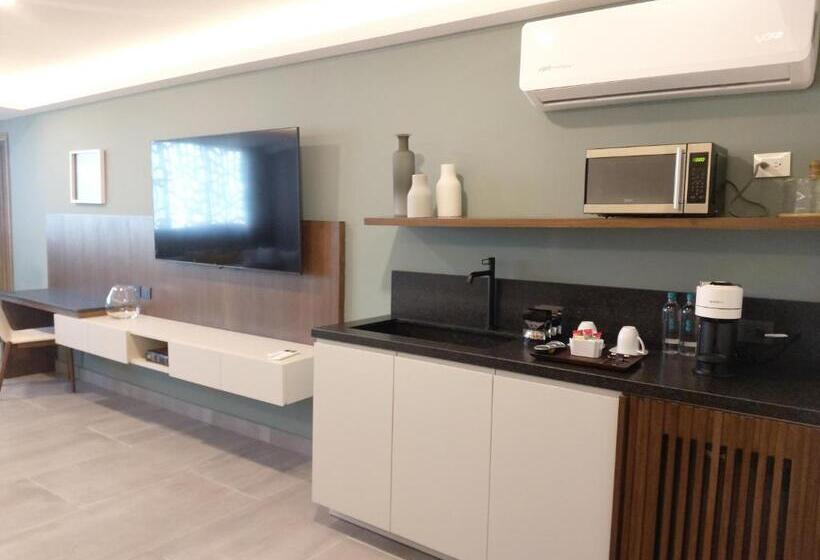 سوییت جونیور, Origen 438 Luxury Boutique