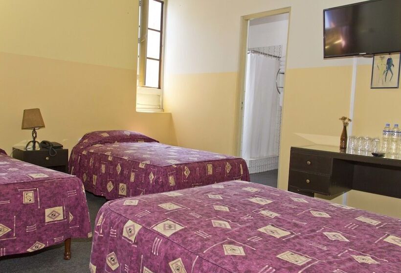 Номер Стандарт Трехместный, Las Mercedes Hostal Residencial