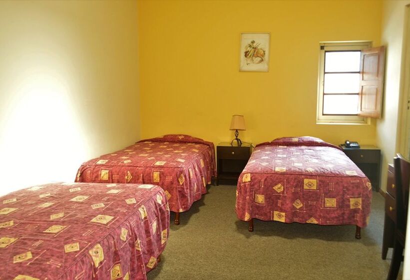 Номер Стандарт Трехместный, Las Mercedes Hostal Residencial