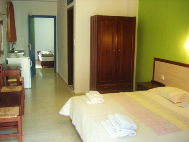 Apartamento 2 Dormitórios, Costas & Chrysoula
