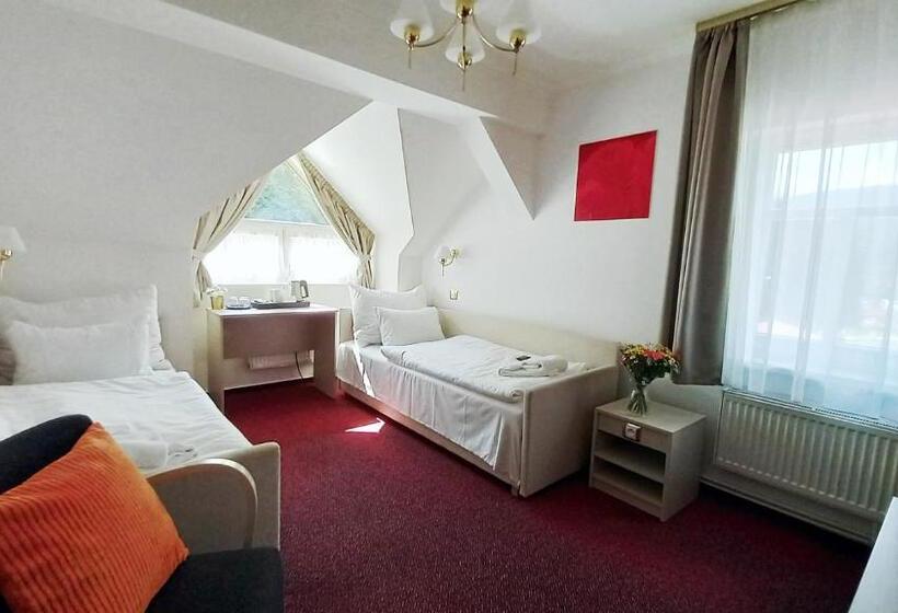 اتاق استاندارد, Hradec