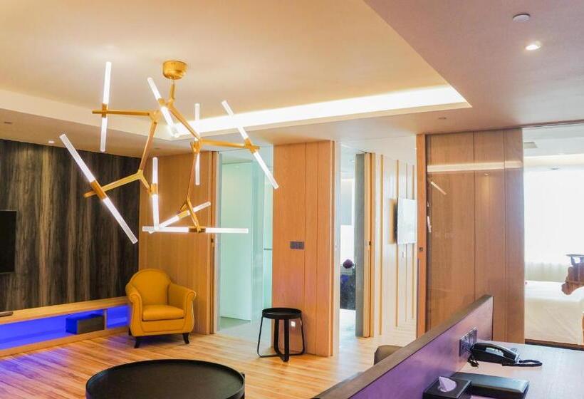 سوییت لوکس, Fx Hotel Tainan