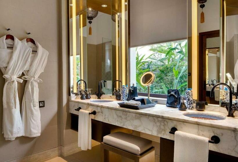 Вилла 2 Спальни Вид на Море, Banyan Tree Tamouda Bay