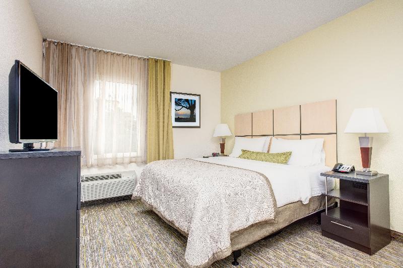 Люкс Кровать Кинг, Candlewood Suites Cut Off   Galliano, An Ihg