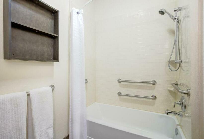 Люкс, Candlewood Suites Cut Off   Galliano, An Ihg