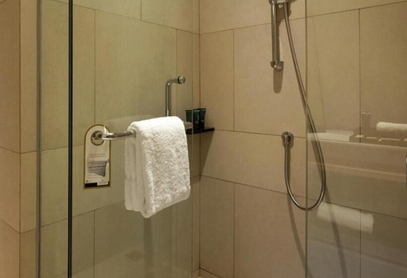 Номер Deluxe Вид на Горы, Royal Tulip Gunung Geulis Resort And Golf