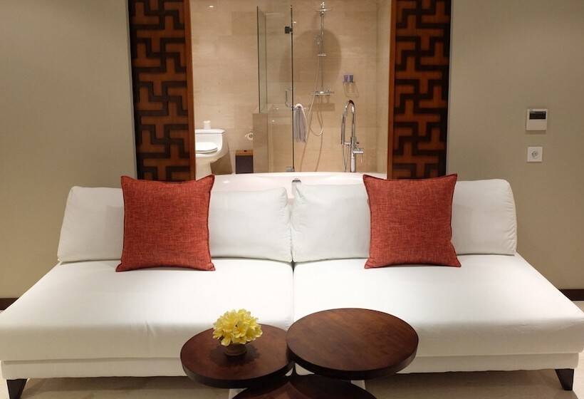 سوییت جونیور, The Bandha Hotel & Suites