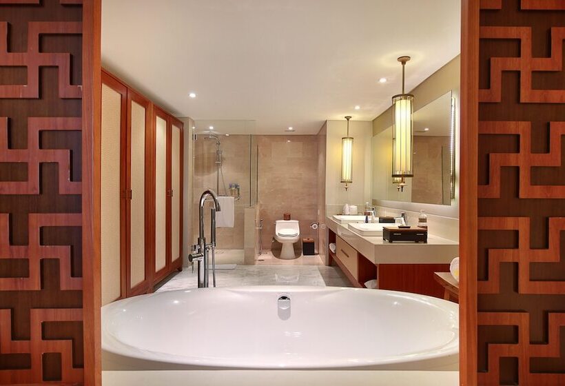 سوئیت خانواده 2 خوابه, The Bandha Hotel & Suites