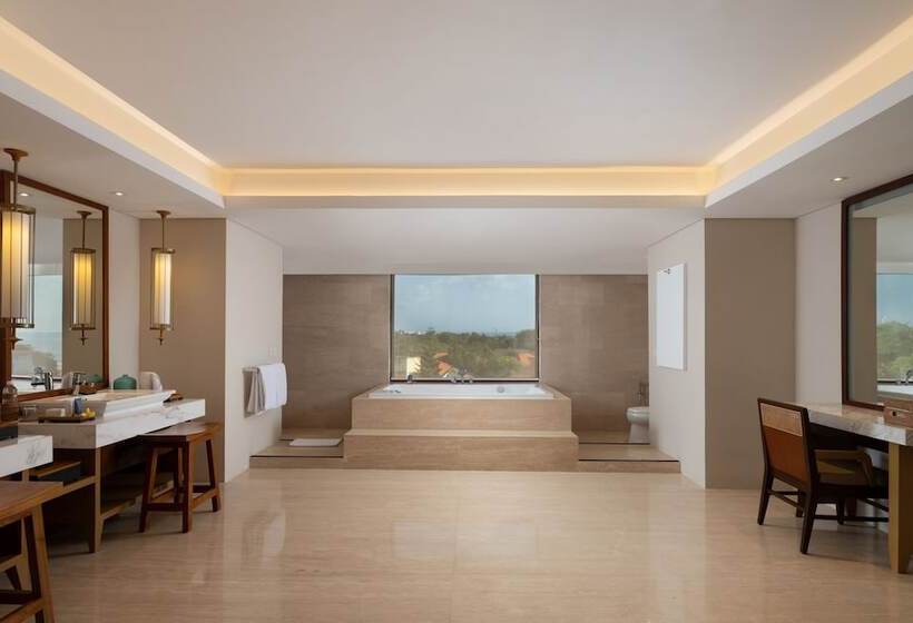 Королевский Люкс, The Bandha Hotel & Suites