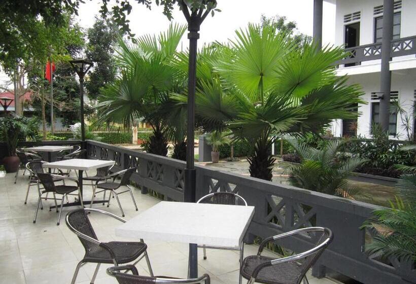اتاق لوکس, Sai Gon Phong Nha