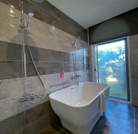 اتاق لوکس چهار تخته, Kenting 4 Sisters Villa