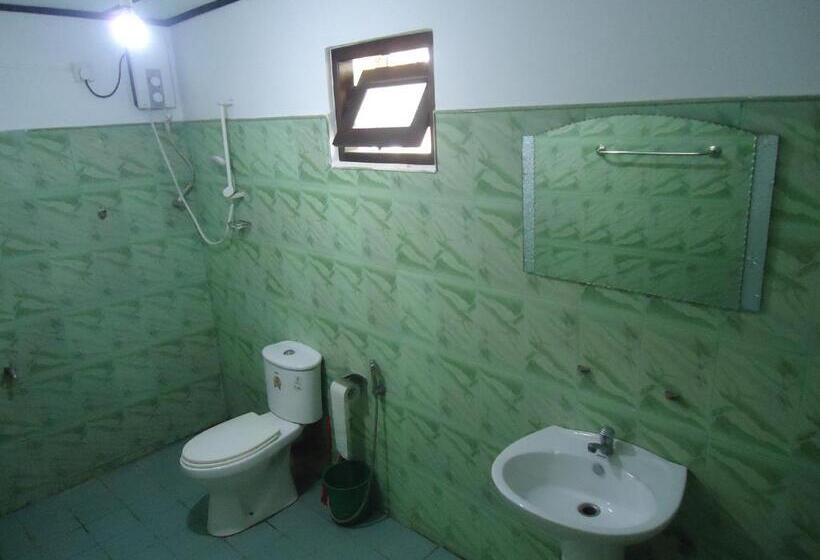 اتاق لوکس سه تخته, Sky Garden Mini