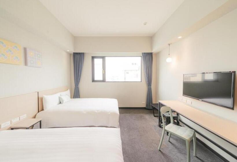 Economy Quadruple Room, Liyaou