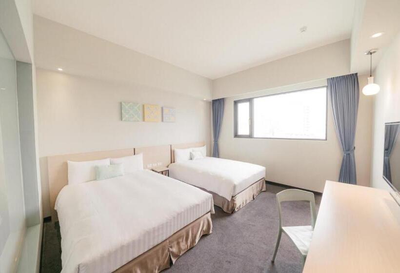 Economy Quadruple Room, Liyaou